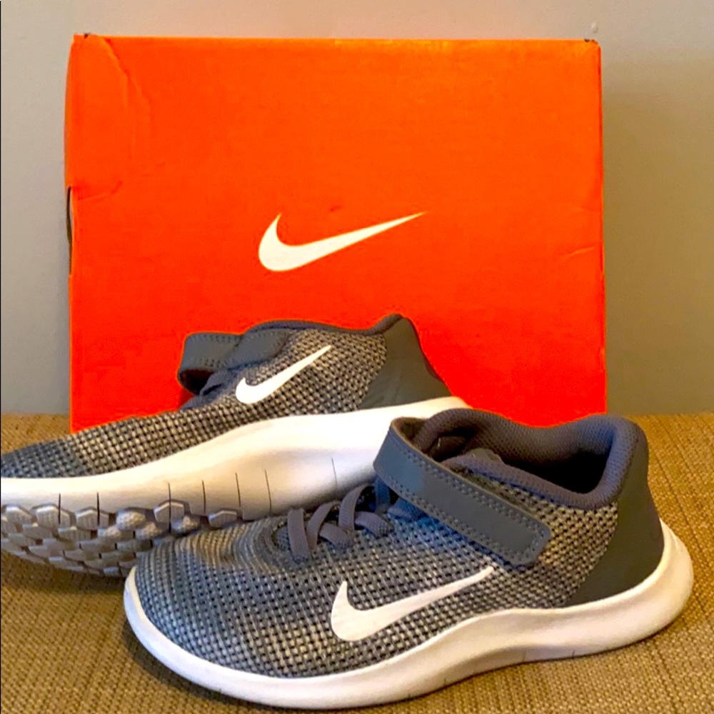 Kids Velcro Nike Flex